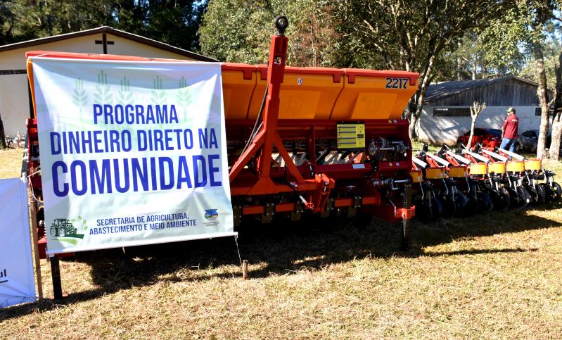 Programa Dinheiro na Comunidade garante uma plantadeira/semeadeira para o Erval Grande